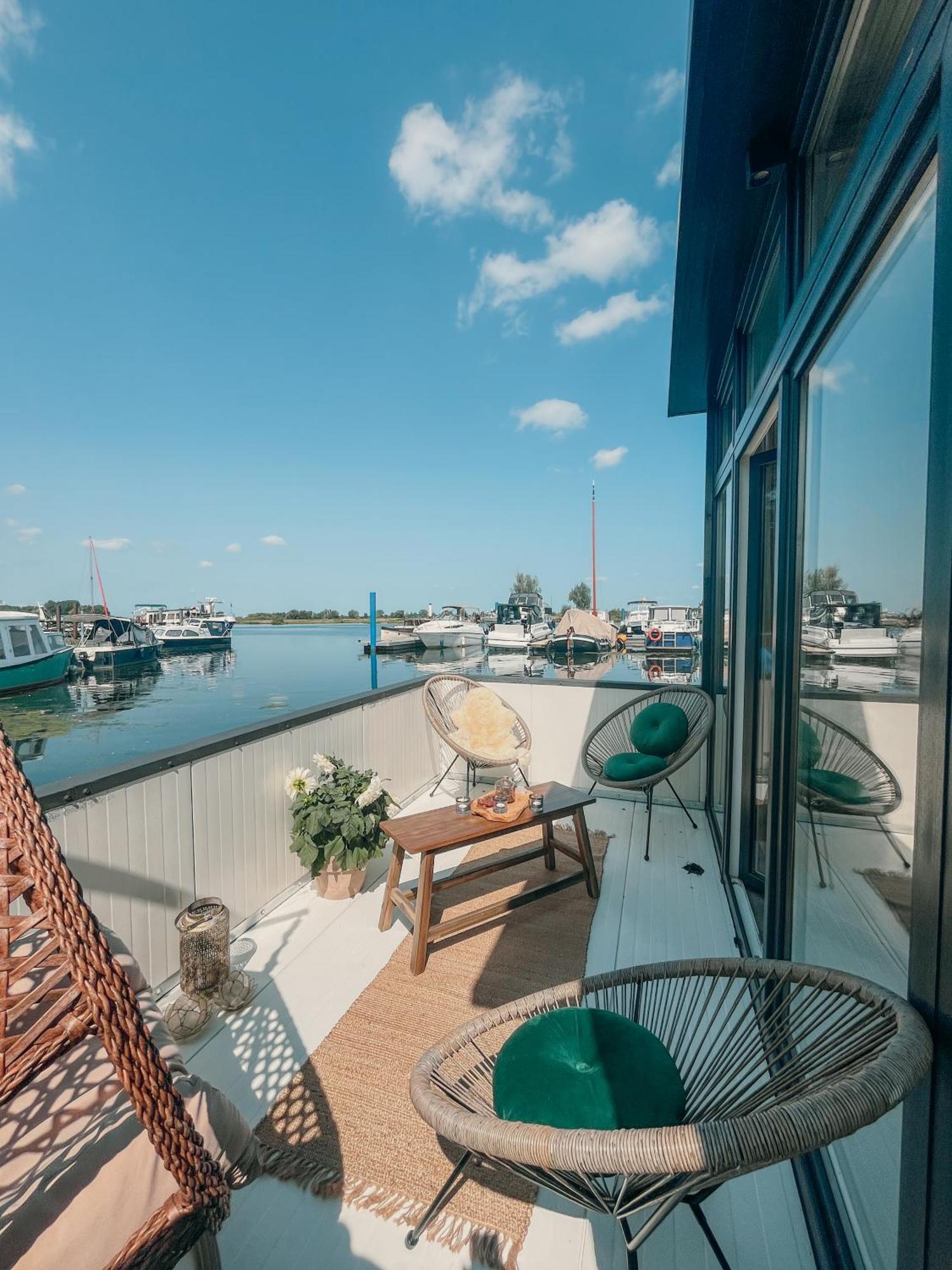 Retreatboat Ibiza Bed & Breakfast Lith Exterior photo